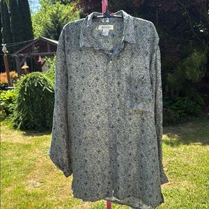 Bogari Rocawear Navy and White Patterned Shirt size Latge